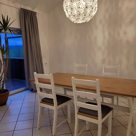 Mit Balkon *